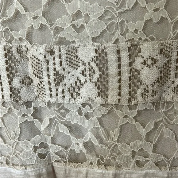 Chico's Beige Lace Detail Women's Top - Picture 10 of 10